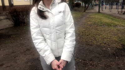 Orang Asing Kerana Wang Disedut dan Disentuh. Amatur Rusia. Dengan Bercakap.